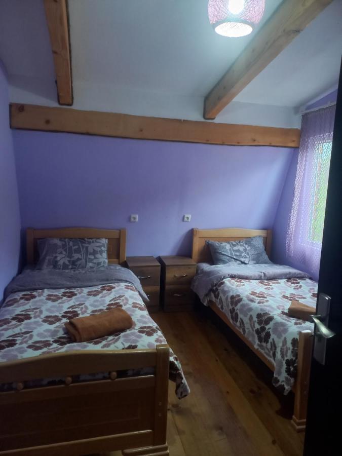 Sesili Guesthouse Adishi Luaran gambar