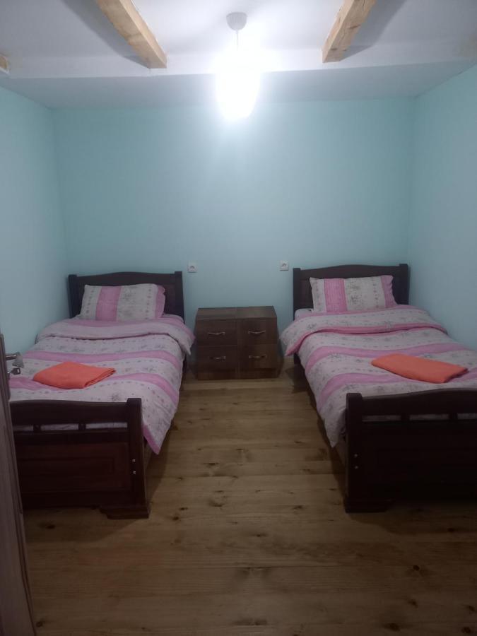 Sesili Guesthouse Adishi Luaran gambar